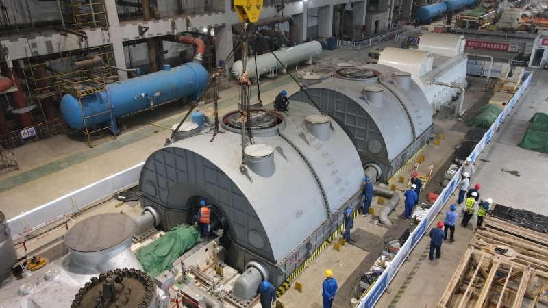 正宁百万：1号机组汽轮机扣盖圆满完成 (1).jpg